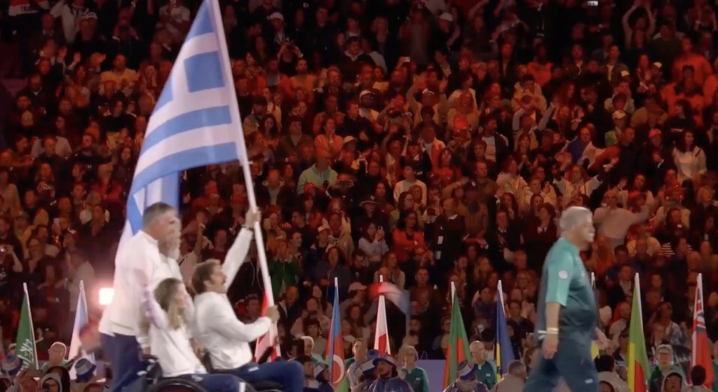 Τελετή λήξης Παραολυμπιακών Αγώνων 2024: Στον ουρανό του «Stade de France» η ελληνική σημαία απ’ την Σταματοπούλου και τον Τσαπατάκη